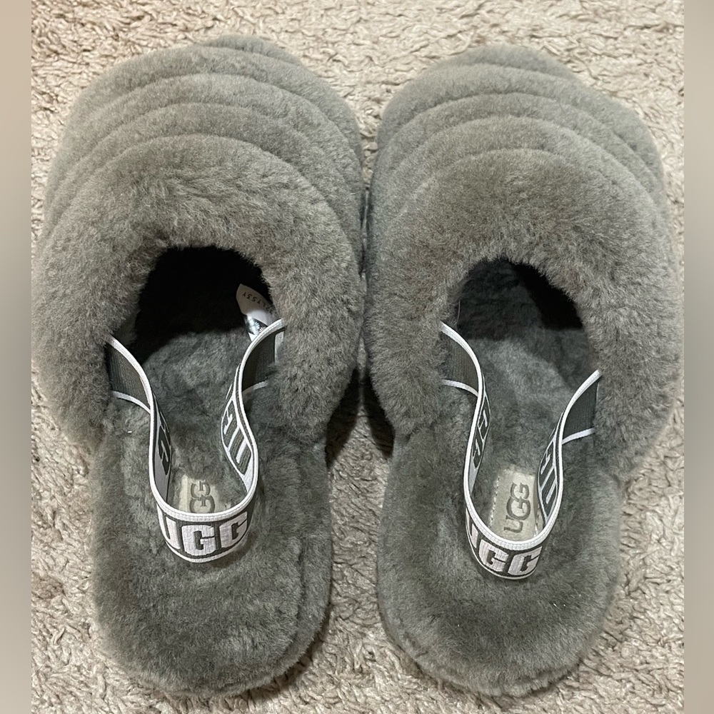 UGG Slippers - Picture 4 of 5